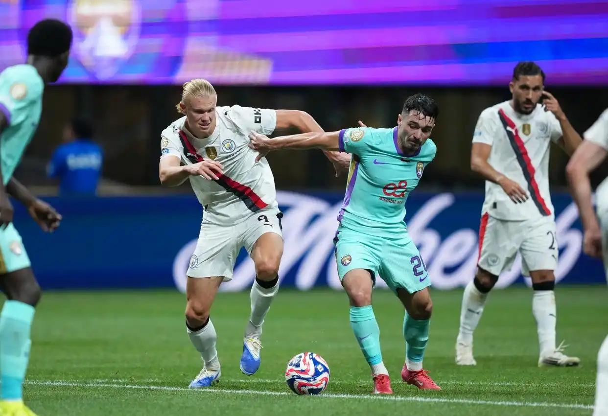 曼城大胜提前晋级，战绩不俗(全队掉线!曼城状态全无21连胜终结 被曼)